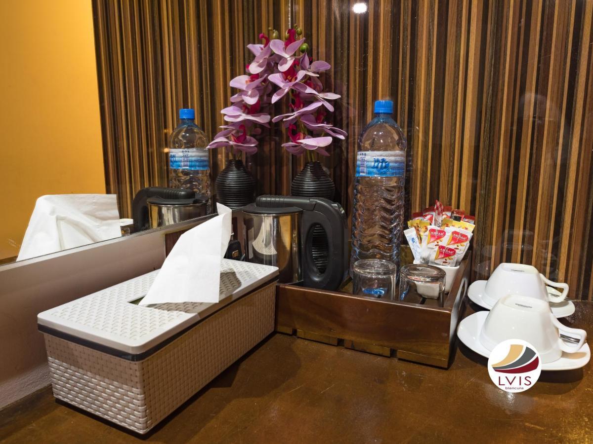 Lvis Blancura Hotel Dharavandhoo Buitenkant foto